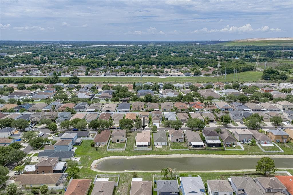 8160 CANTERBURY LAKE BOULEVARD, TAMPA, FL 33619 — zdjęcie 3