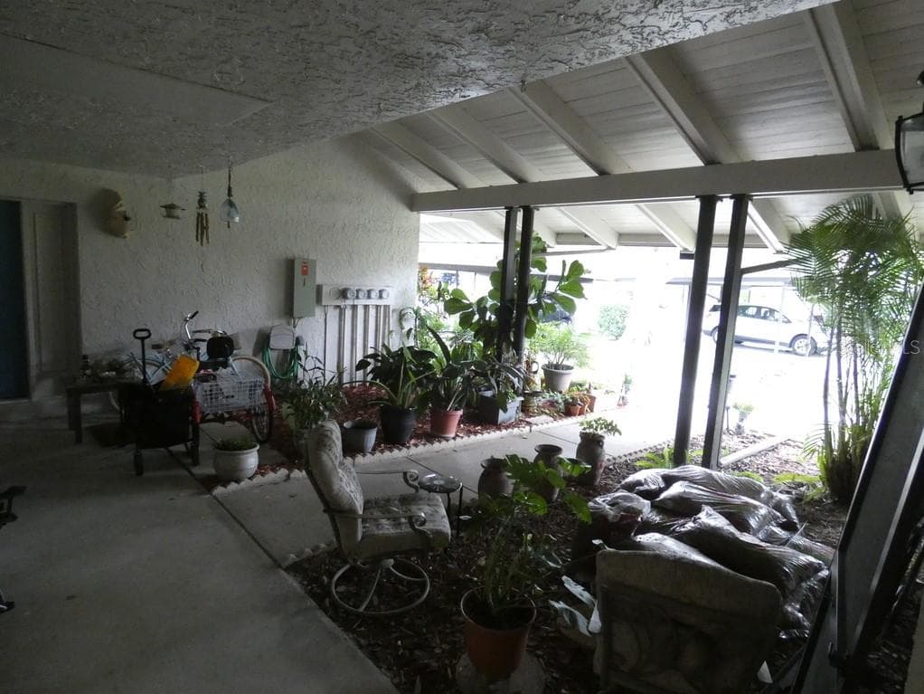 1024 10TH CIRCLE SE, LARGO, FL 33771 — zdjęcie 2