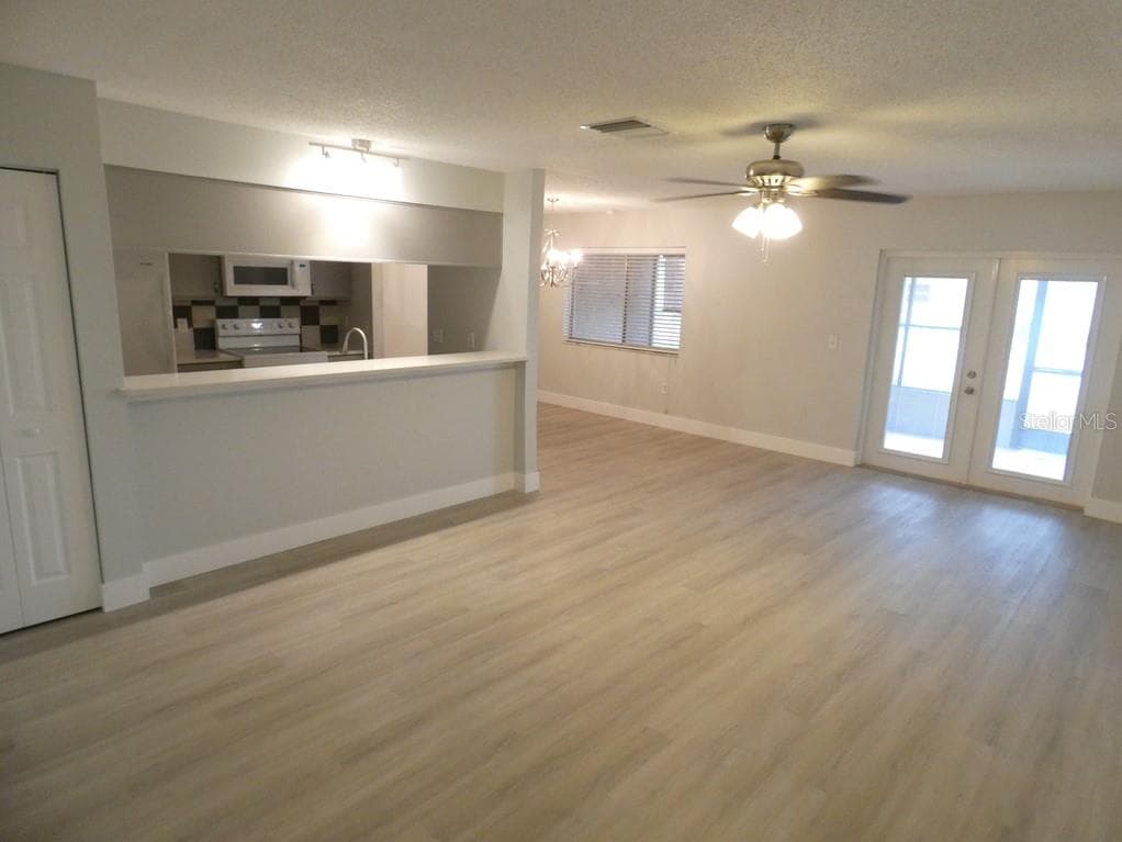1024 10TH CIRCLE SE, LARGO, FL 33771 — zdjęcie 4
