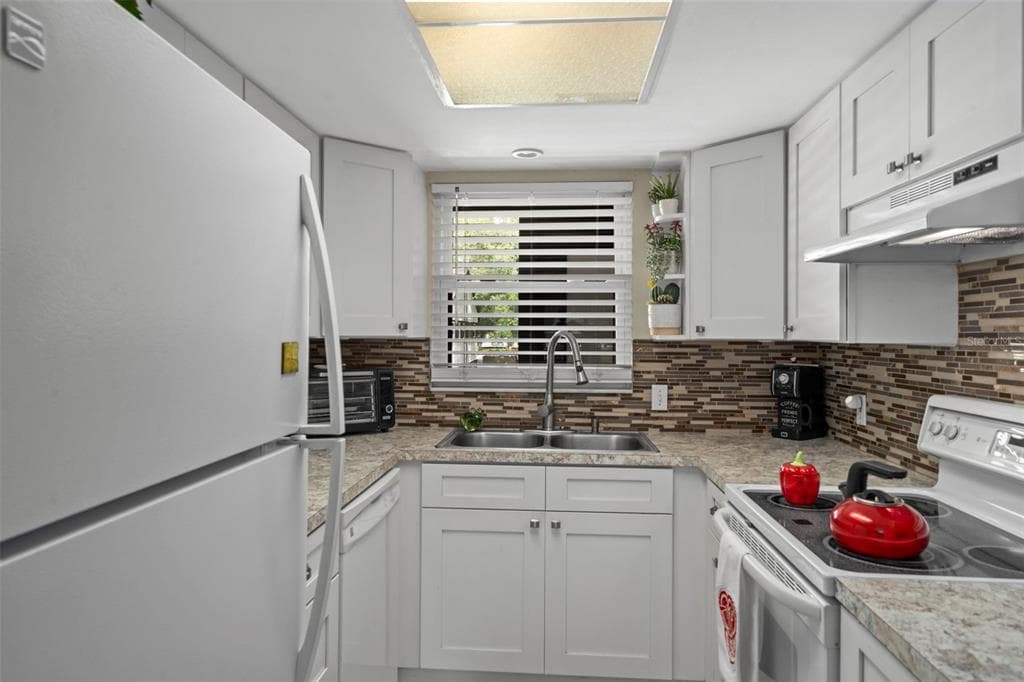 4101 PASSPORT LANE # 202, NEW PORT RICHEY, FL 34653 — zdjęcie 4