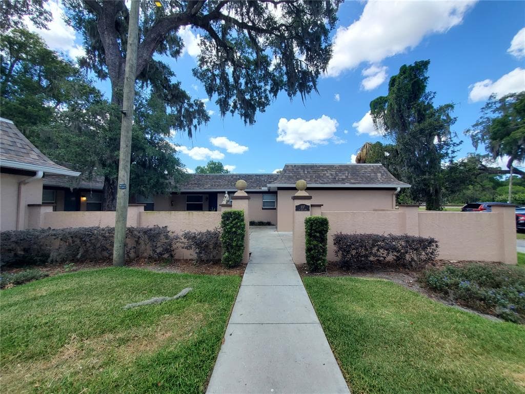 107 W CLAY AVENUE # 4, BRANDON, FL 33510
