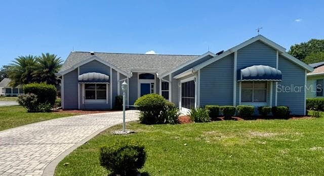 724 VISTA PLACE, LADY LAKE, FL 32159