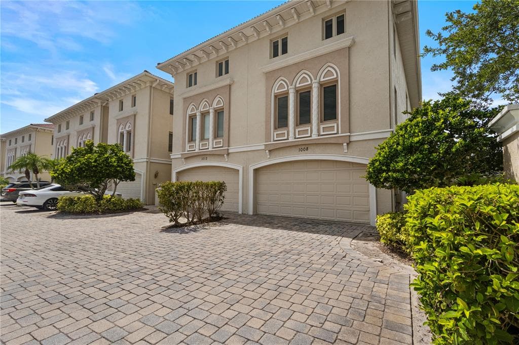 1008 PASEO DEL RIO NE, ST PETERSBURG, FL 33702 — zdjęcie 2
