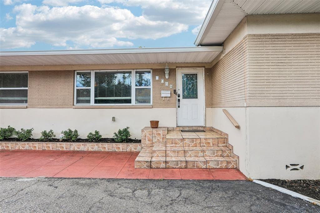 2709 49TH STREET N, ST PETERSBURG, FL 33710 — zdjęcie 5