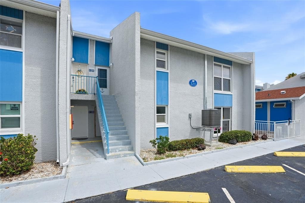 320 MEDALLION BOULEVARD # H, MADEIRA BEACH, FL 33708
