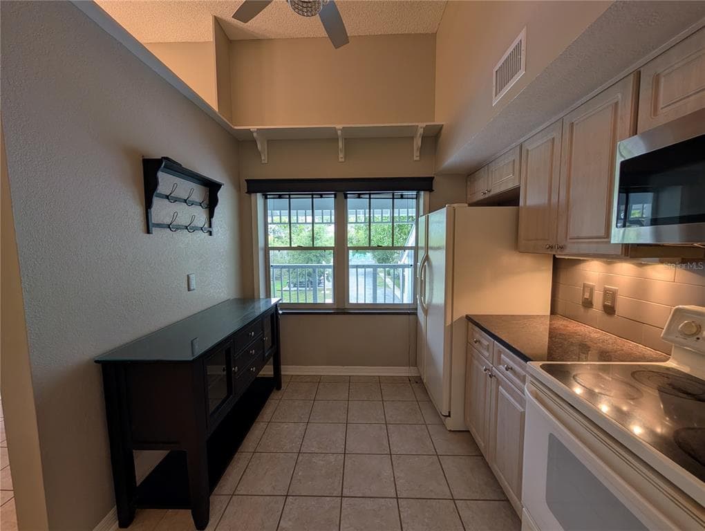2577 DOLLY BAY DRIVE # 302, PALM HARBOR, FL 34684 — zdjęcie 5