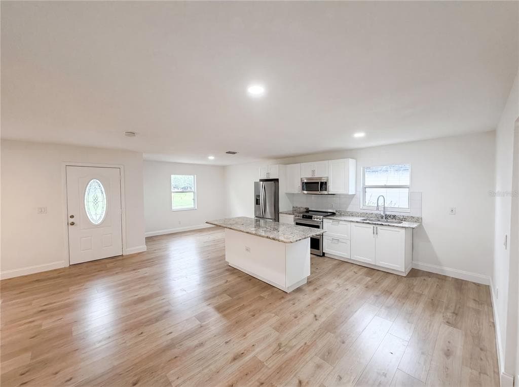 845 40TH AVENUE S, ST PETERSBURG, FL 33705 — zdjęcie 2