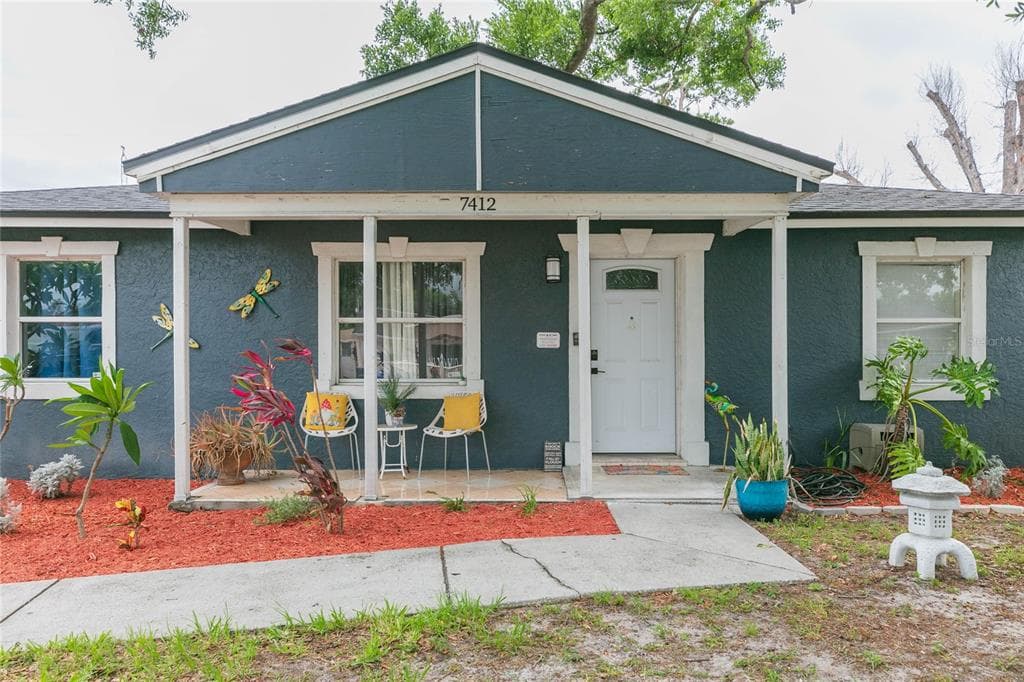 7412 KINGSTON DRIVE, TAMPA, FL 33619 — zdjęcie 3