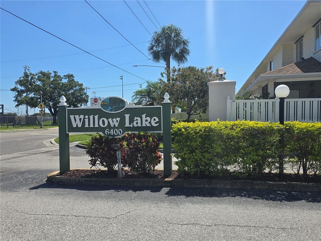 6400 46TH AVENUE N # 301, KENNETH CITY, FL 33709 — zdjęcie 2