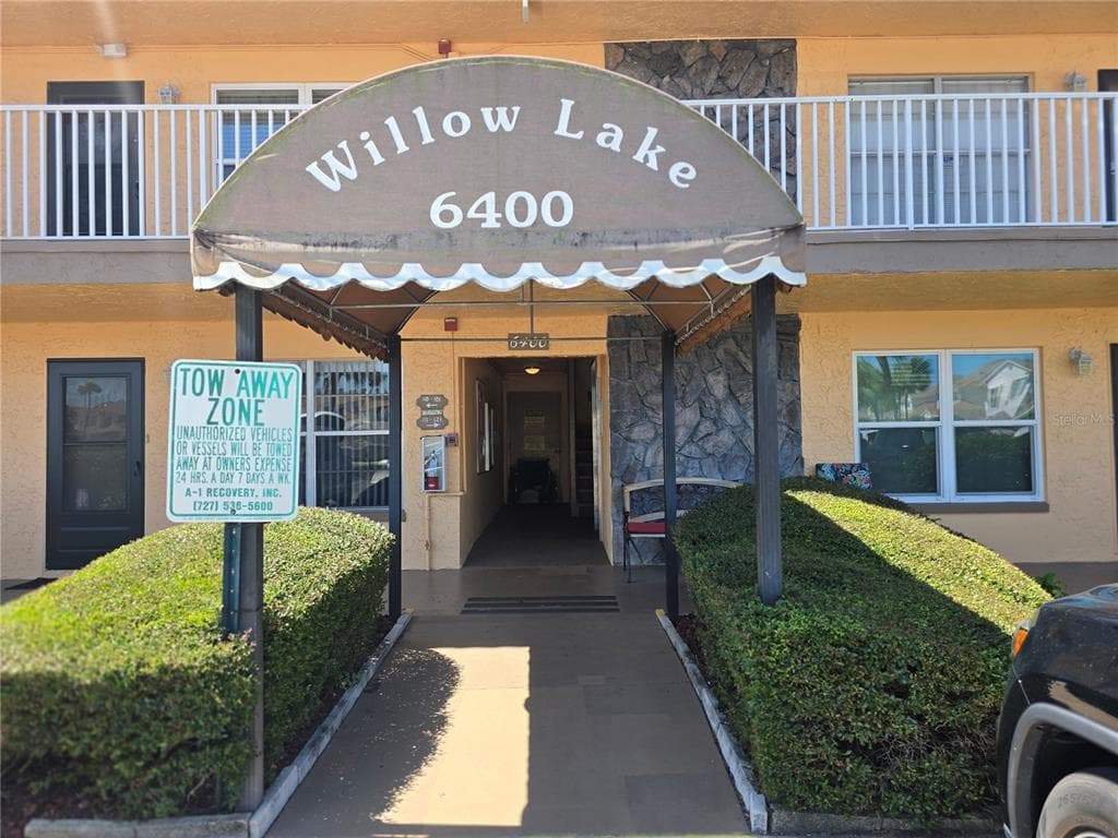 6400 46TH AVENUE N # 301, KENNETH CITY, FL 33709 — zdjęcie 3