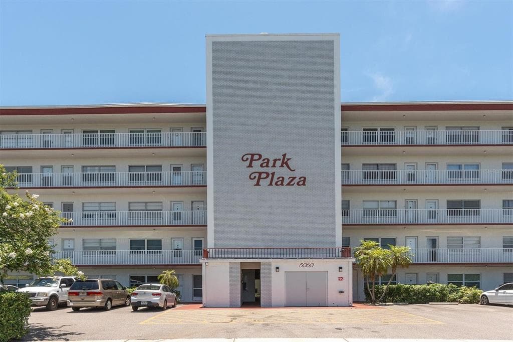 5060 76TH AVENUE N # 402, PINELLAS PARK, FL 33781