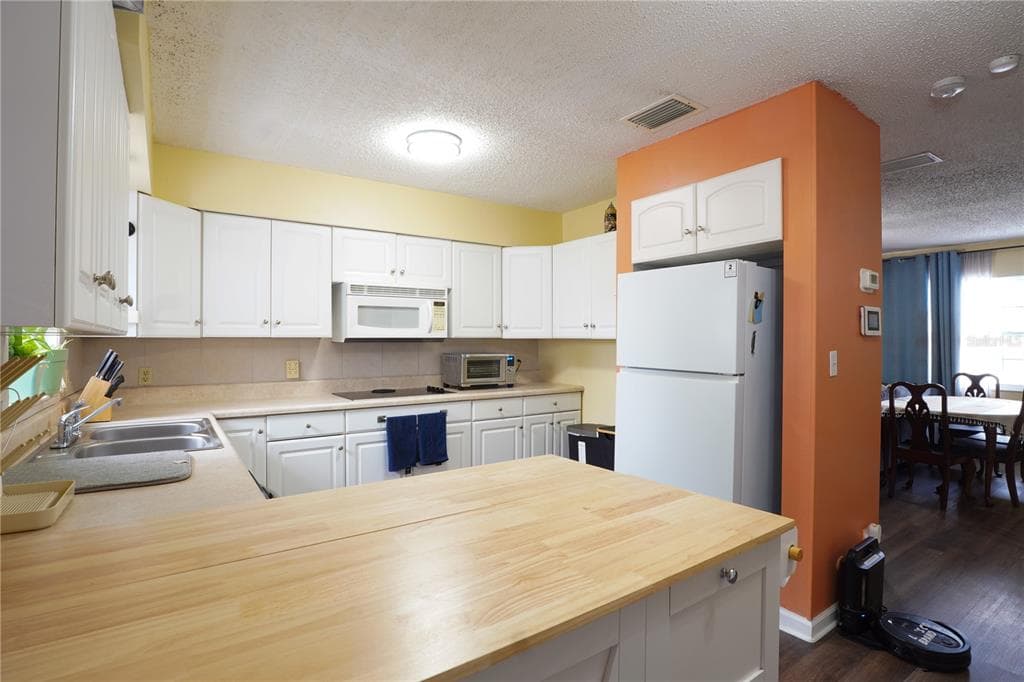 737 52ND AVENUE S, ST PETERSBURG, FL 33705 — zdjęcie 5