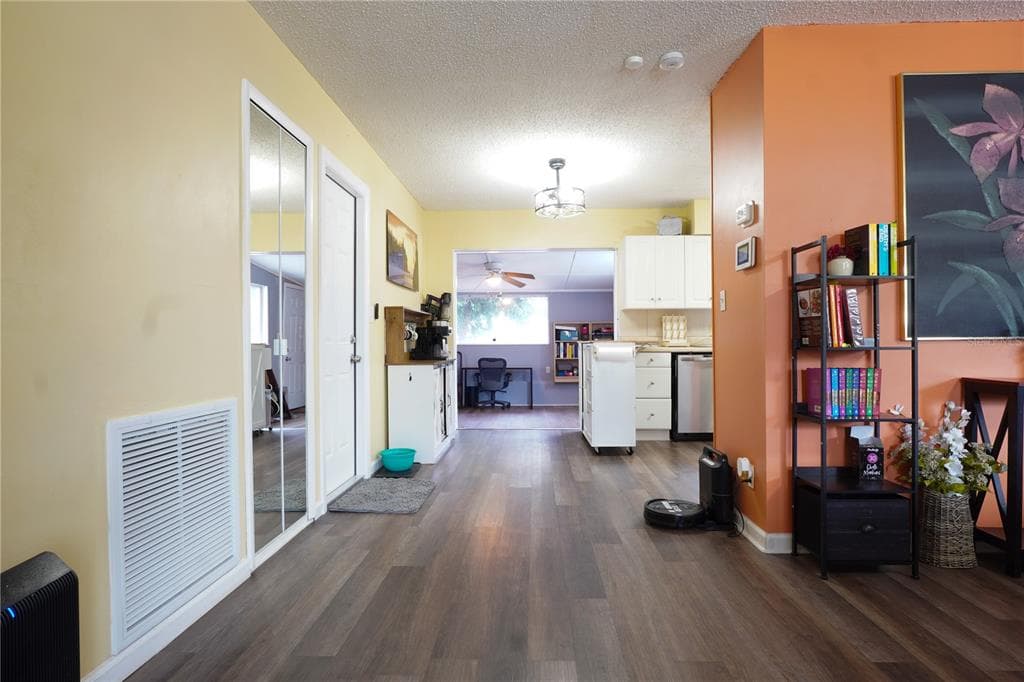 737 52ND AVENUE S, ST PETERSBURG, FL 33705 — zdjęcie 4