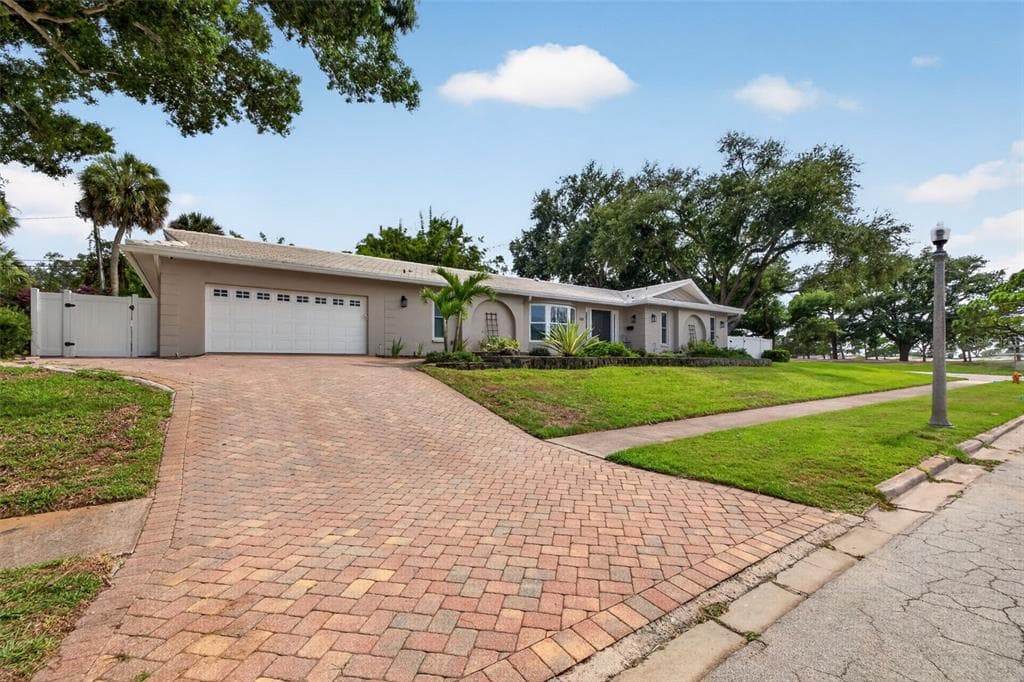 303 ROEBLING ROAD S, BELLEAIR, FL 33756