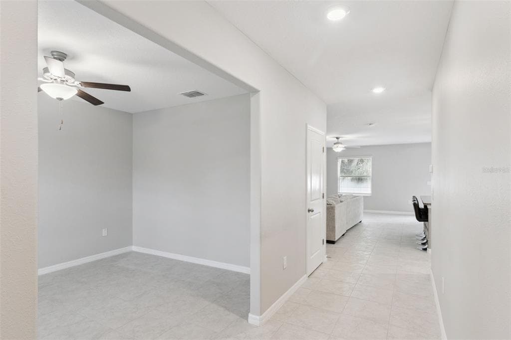 4918 WILD SENNA BOULEVARD, TAMPA, FL 33619 — zdjęcie 4