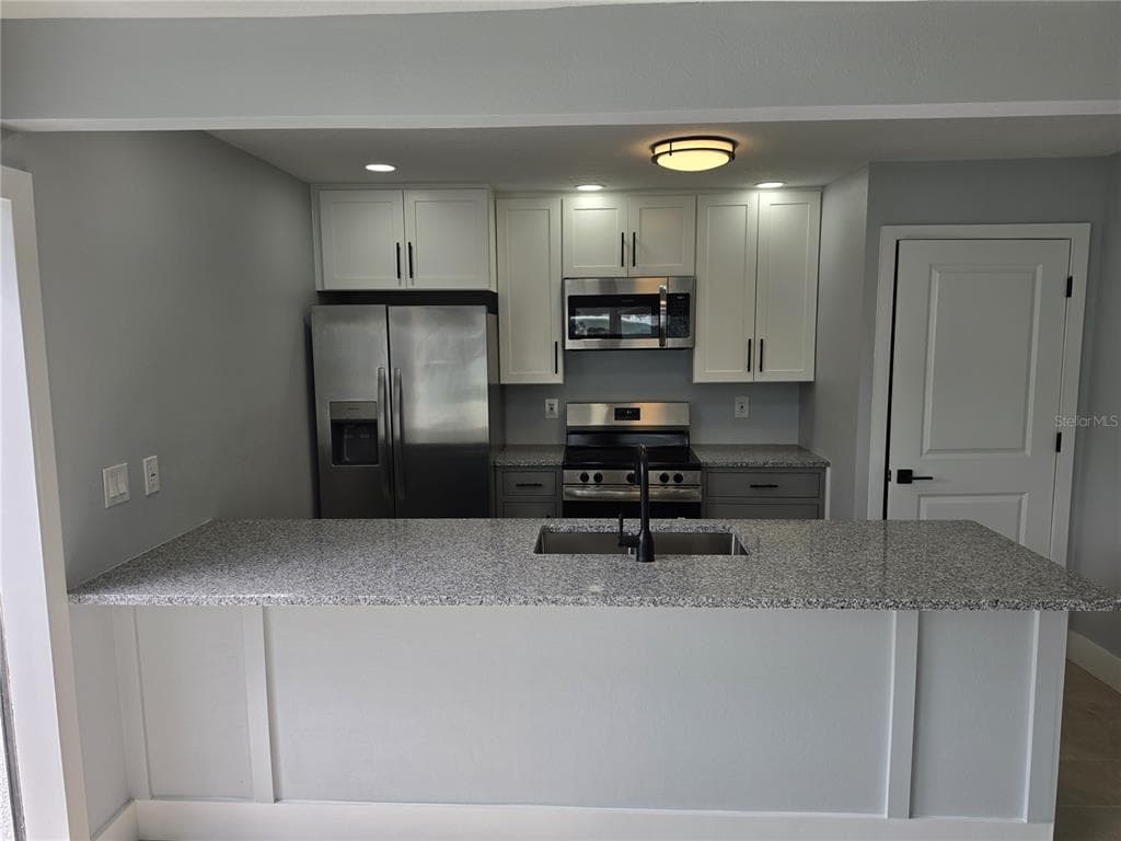 145 131ST AVENUE E # 3, ST PETERSBURG, FL 33708 — zdjęcie 3