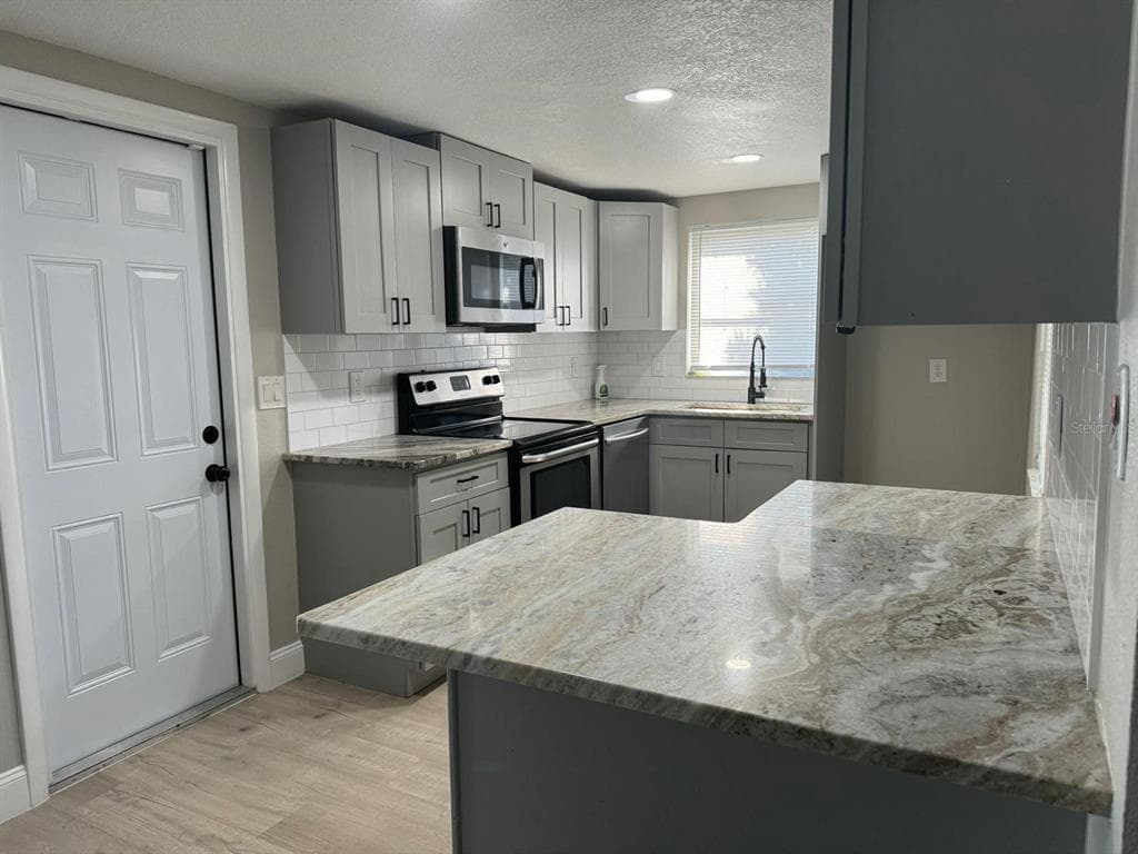 7605 EMBASSY BOULEVARD, PORT RICHEY, FL 34668 — zdjęcie 3