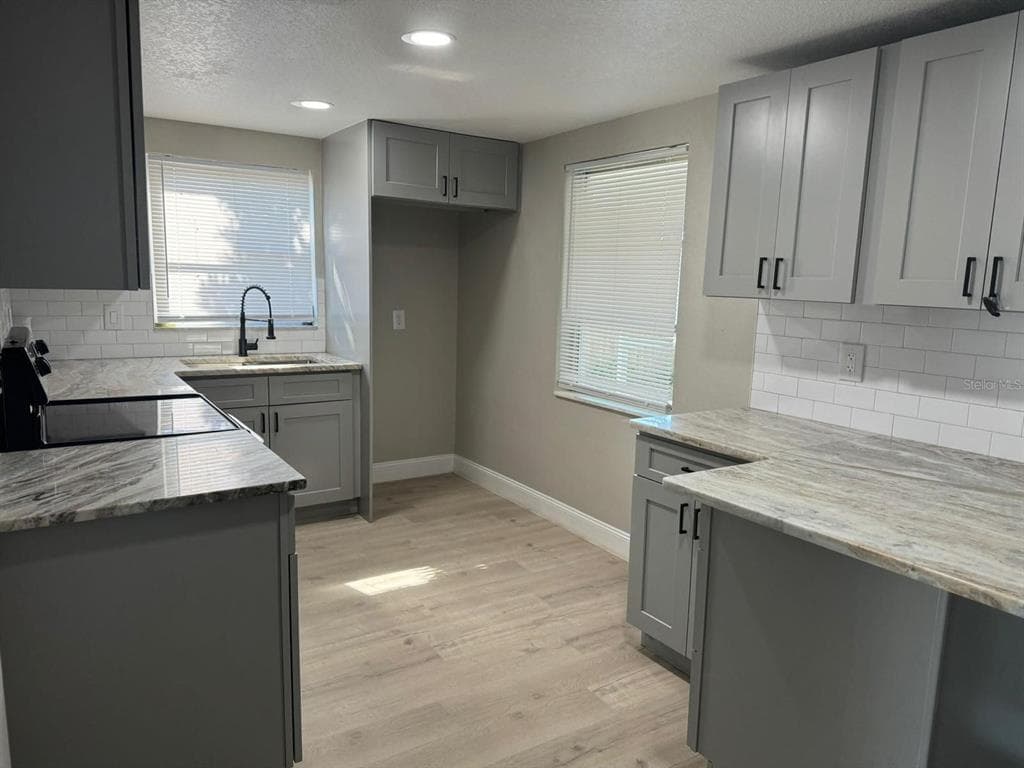 7605 EMBASSY BOULEVARD, PORT RICHEY, FL 34668 — zdjęcie 4