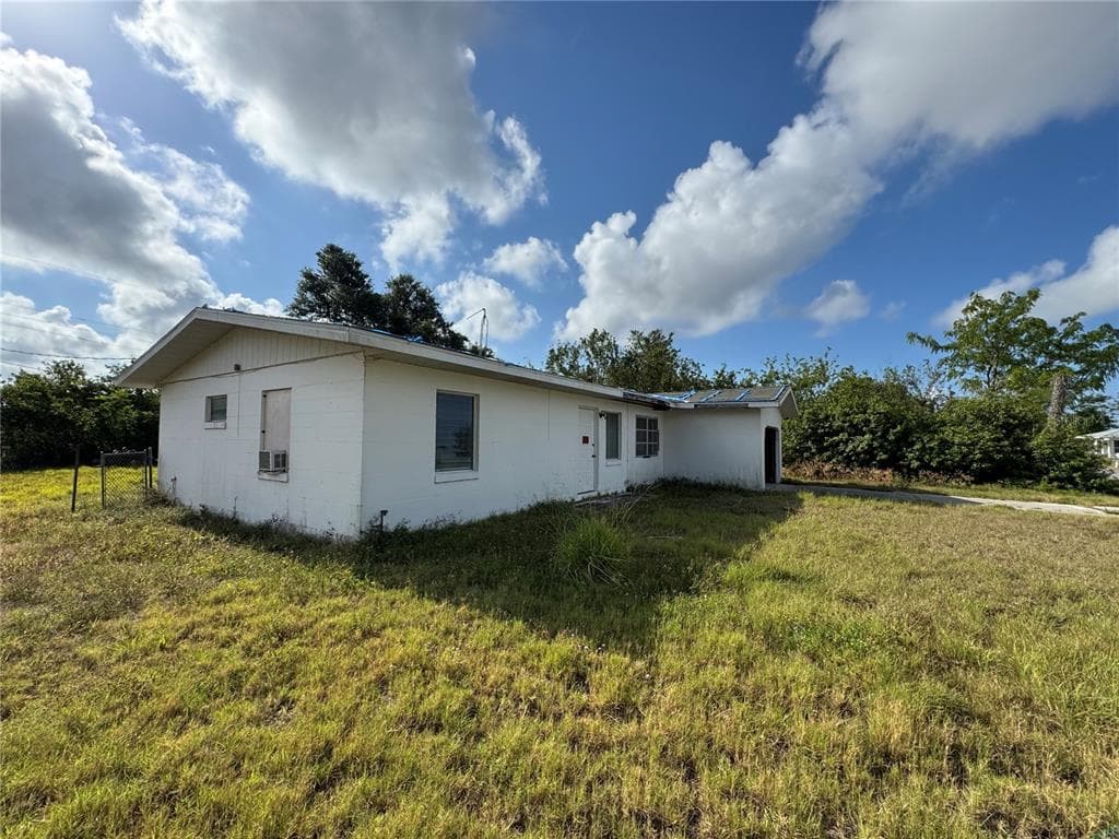325 TIMBRUCE LANE NW, PORT CHARLOTTE, FL 33952 — zdjęcie 2