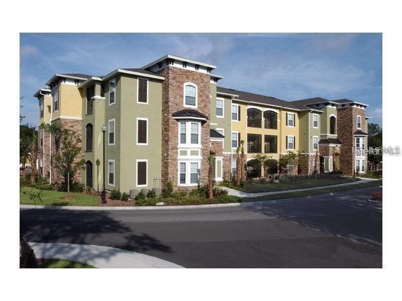 10019 COURTNEY PALMS BOULEVARD # 201, TAMPA, FL 33619