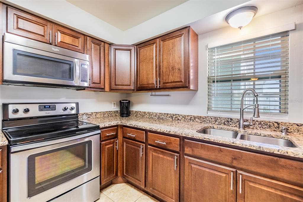 701 POINSETTIA ROAD # 306, BELLEAIR, FL 33756 — zdjęcie 5
