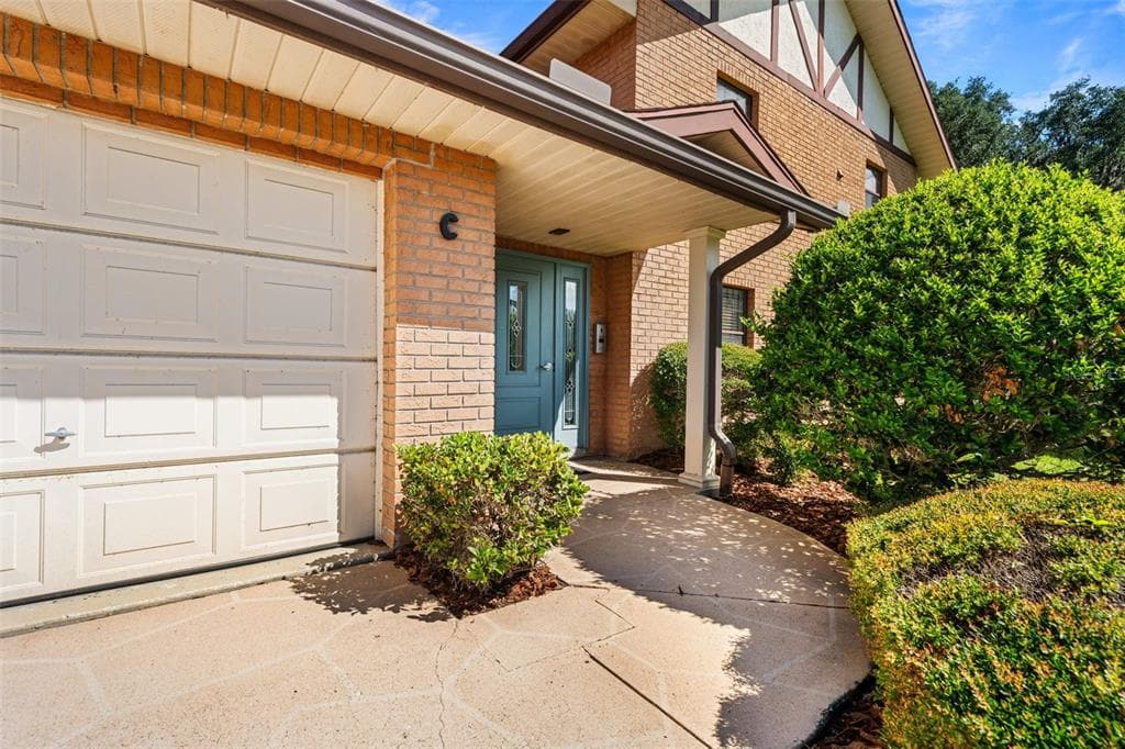 100 E OAK TERRACE DRIVE # C1, LEESBURG, FL 34748