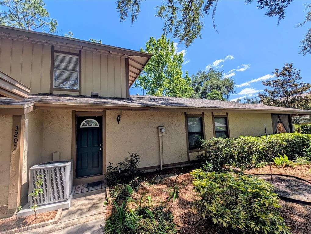3205 DEER COURT, BRANDON, FL 33511