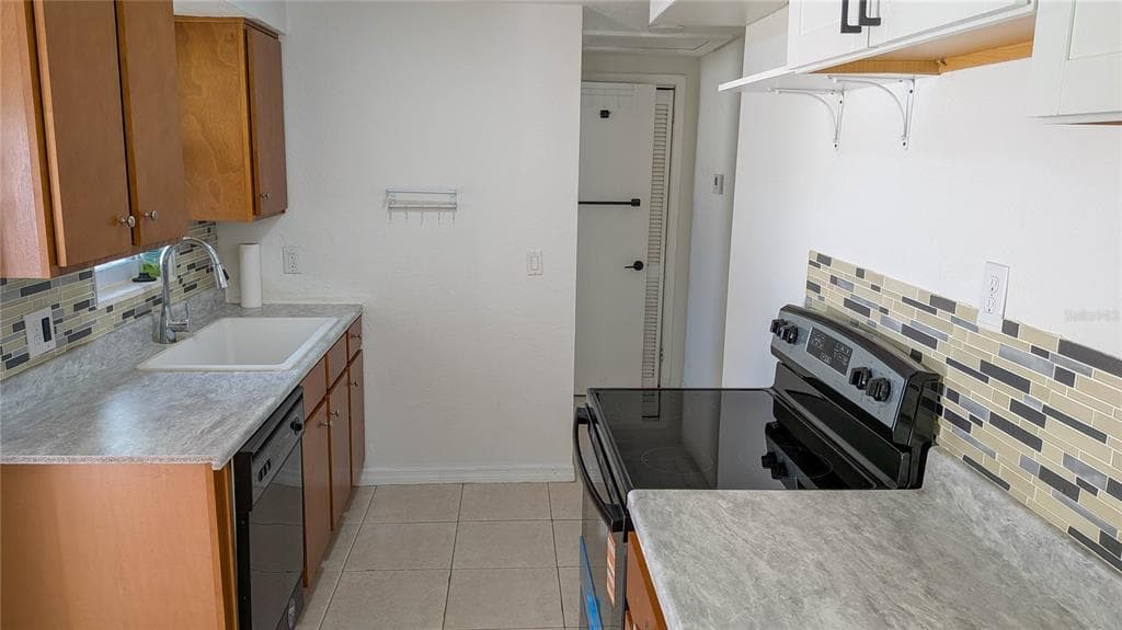11301 110TH TERRACE, LARGO, FL 33778 — zdjęcie 4
