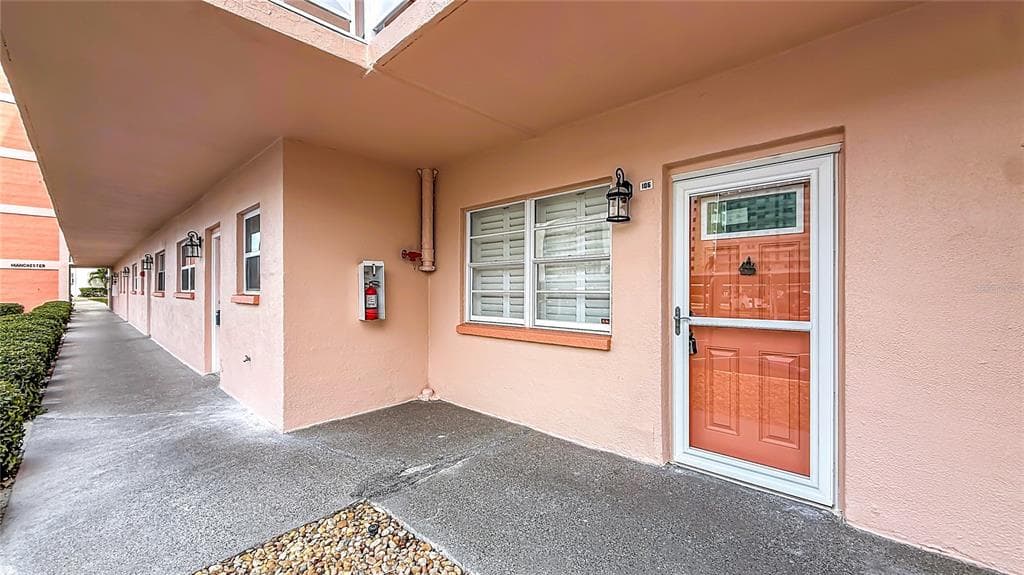 6025 SHORE BOULEVARD S # 106, GULFPORT, FL 33707 — zdjęcie 2