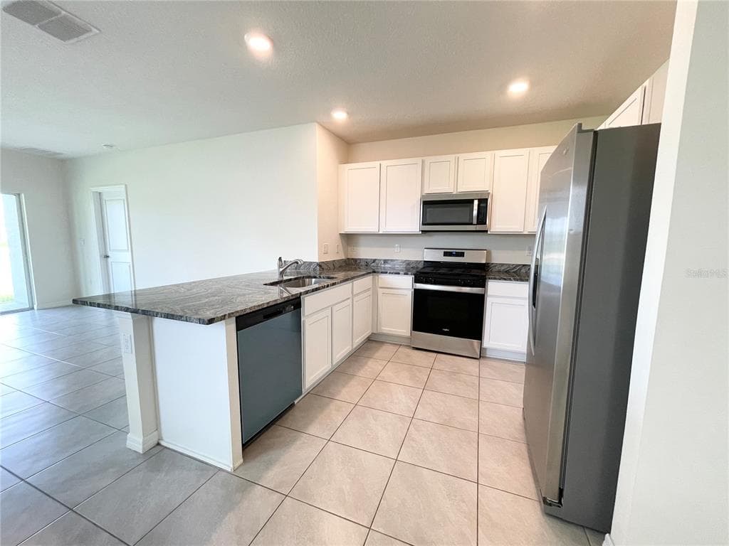 35759 SUNFLOWER HILL DR, ZEPHYRHILLS, FL 33541 — zdjęcie 5