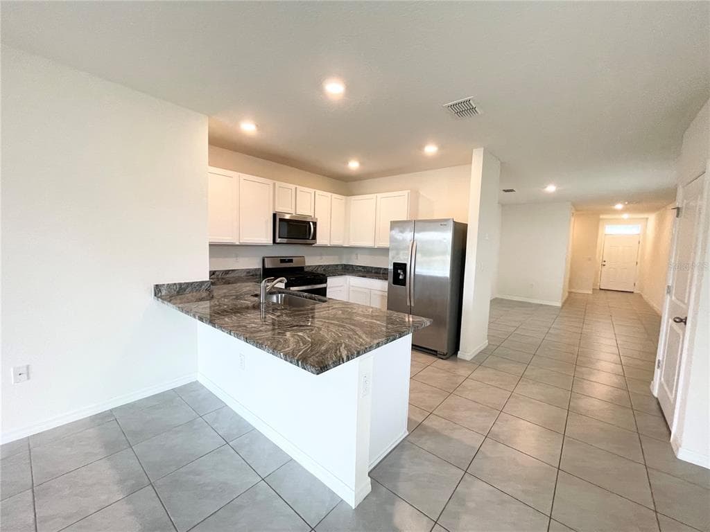 35759 SUNFLOWER HILL DR, ZEPHYRHILLS, FL 33541 — zdjęcie 4