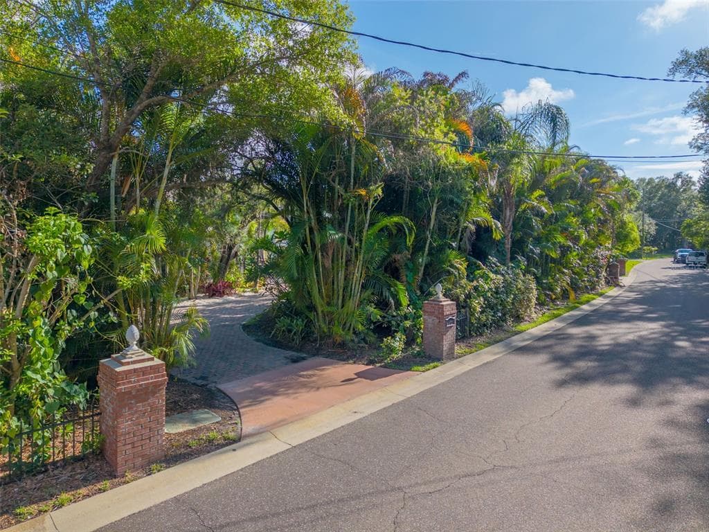 1821 OAK CREEK DRIVE, DUNEDIN, FL 34698 — zdjęcie 2