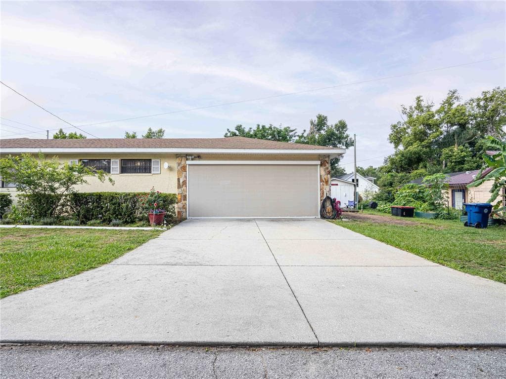 200 S MAIN AVENUE, MINNEOLA, FL 34715 — zdjęcie 2