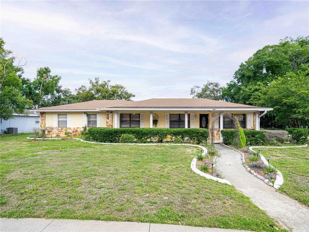 200 S MAIN AVENUE, MINNEOLA, FL 34715