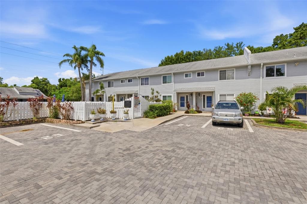 500 NEW YORK AVENUE # 25, DUNEDIN, FL 34698