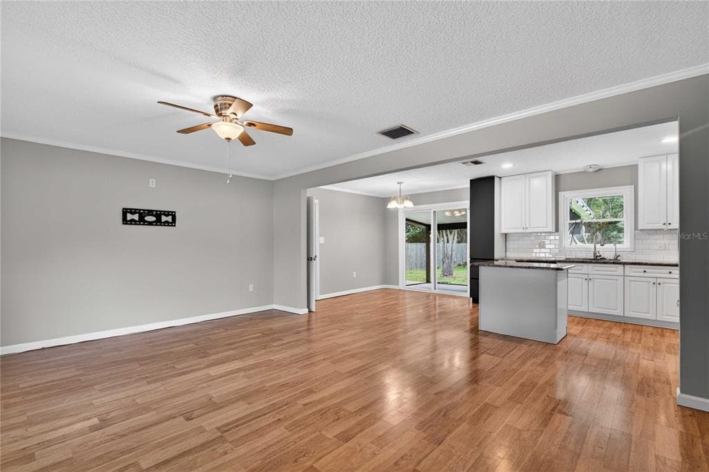27638 LISA DRIVE, TAVARES, FL 32778 — zdjęcie 4