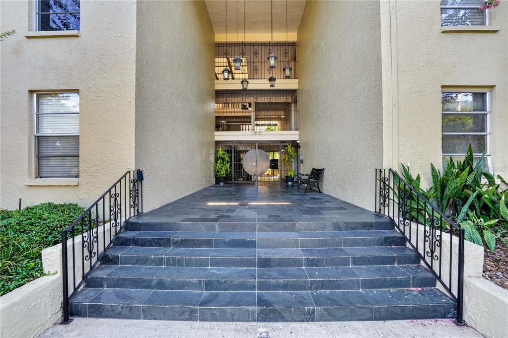 2302 S MANHATTAN AVENUE # 214, TAMPA, FL 33629