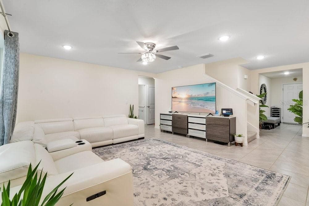 35704 DOVELAND DRIVE, ZEPHYRHILLS, FL 33541 — zdjęcie 3