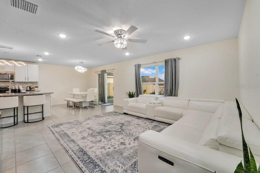 35704 DOVELAND DRIVE, ZEPHYRHILLS, FL 33541 — zdjęcie 4