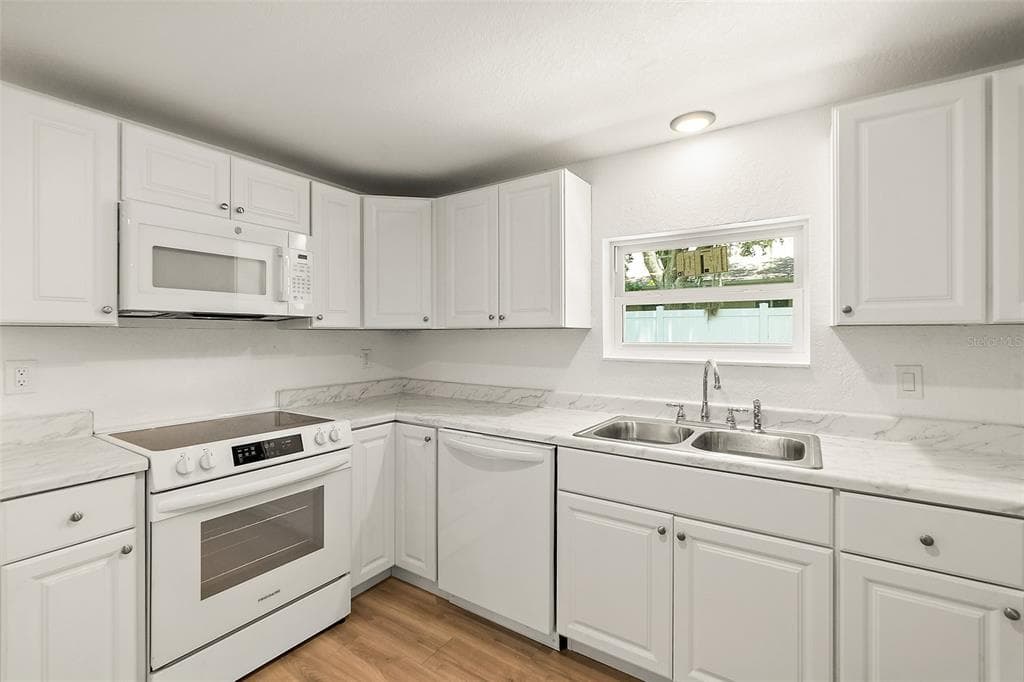 607 WAYNE AVENUE, NEW SMYRNA BEACH, FL 32168 — zdjęcie 3