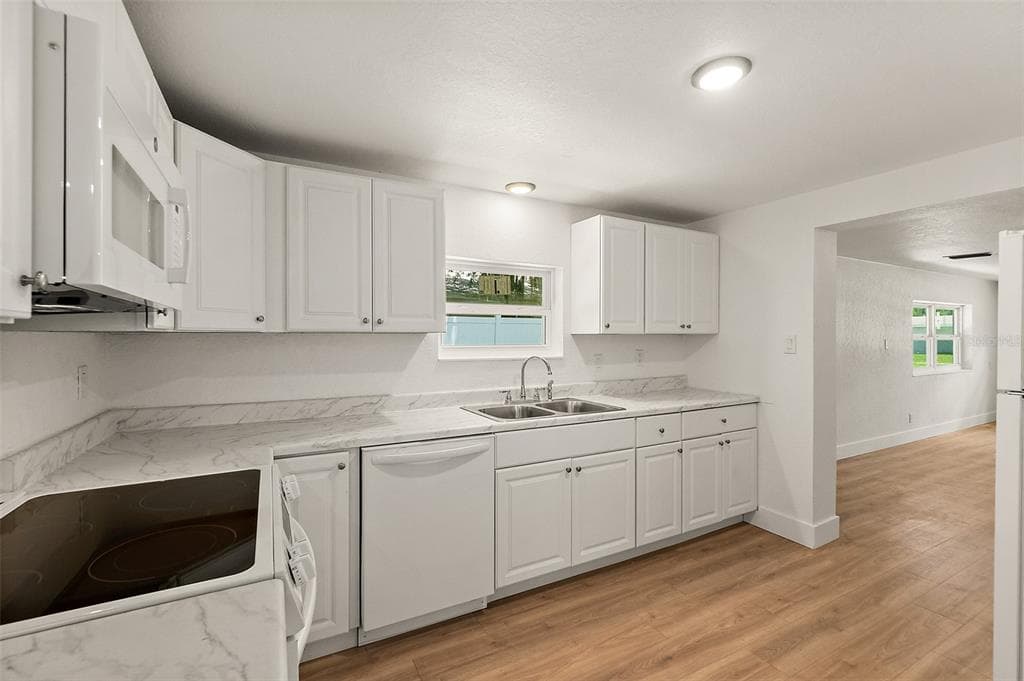 607 WAYNE AVENUE, NEW SMYRNA BEACH, FL 32168 — zdjęcie 4