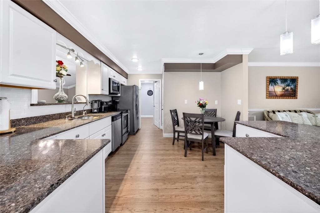 1743 COUNCIL DRIVE, SUN CITY CENTER, FL 33573 — zdjęcie 3
