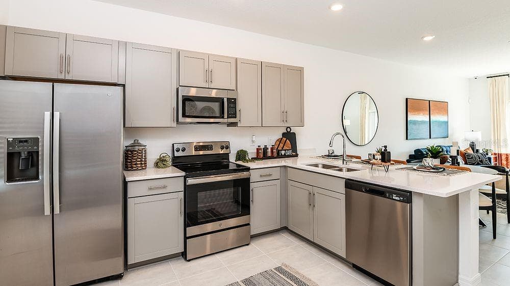 10617 ORBIT TERRACE, SARASOTA, FL 34241 — zdjęcie 2