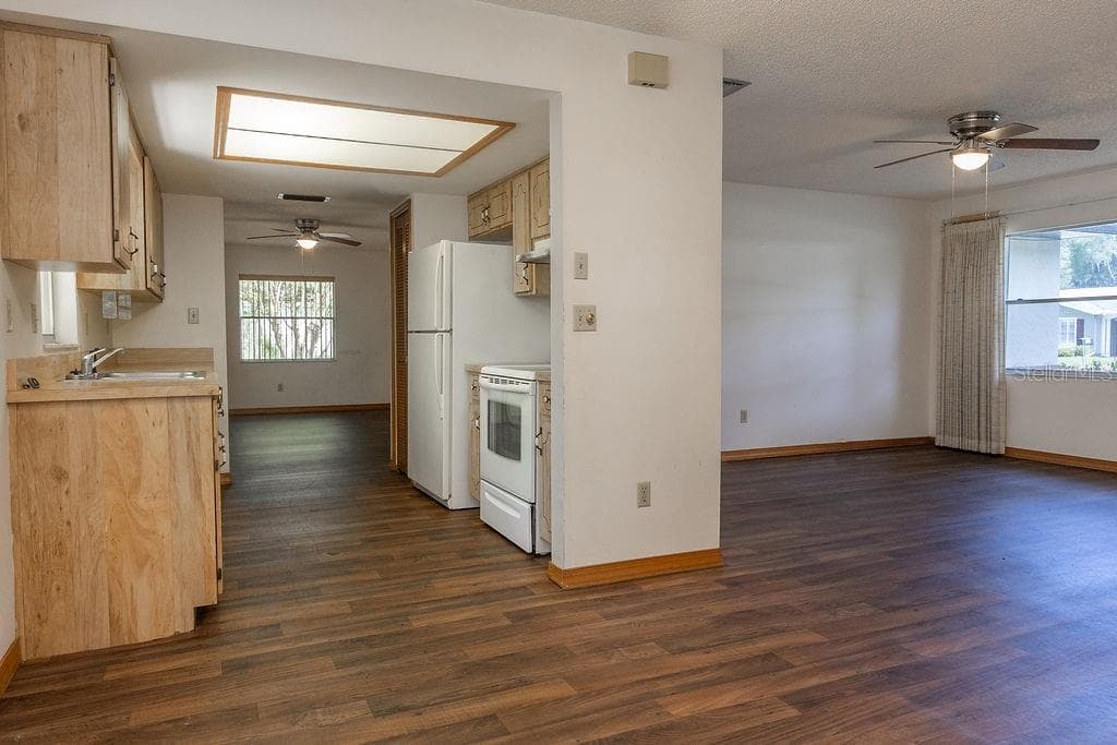 919 E MICHIGAN AVENUE, DELAND, FL 32724 — zdjęcie 4