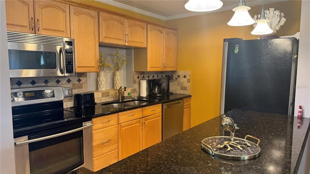 9652 COMMODORE DRIVE, SEMINOLE, FL 33776 — zdjęcie 4