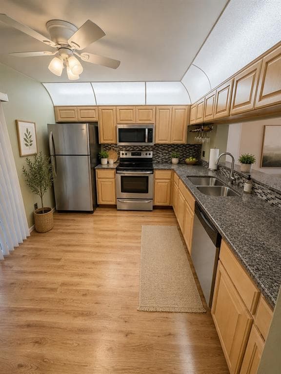 705 BOUGH AVENUE, CLEARWATER, FL 33760 — zdjęcie 3