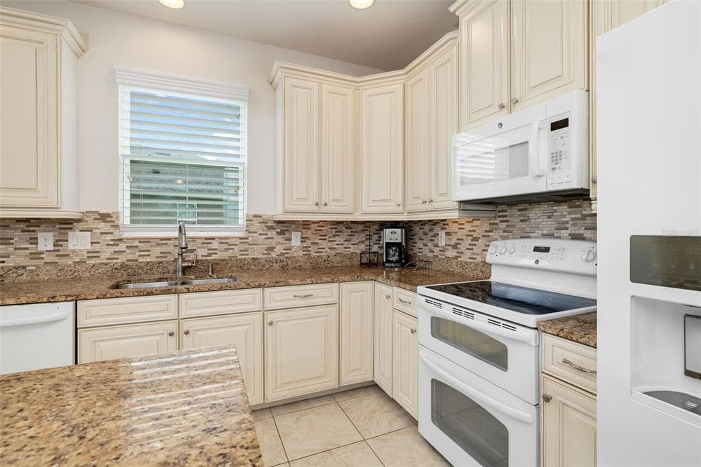 7726 111TH TERRACE E, PARRISH, FL 34219 — zdjęcie 2