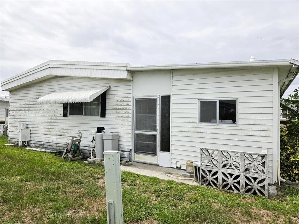 3329 OAKWOOD BOULEVARD S, SARASOTA, FL 34237 — zdjęcie 4