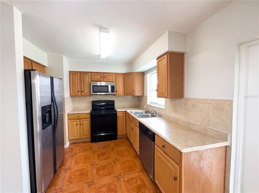 4805 BEACON STREET, ORLANDO, FL 32808 — zdjęcie 2