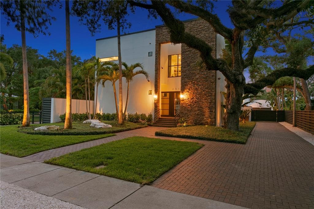 2515 W SHELL POINT ROAD, TAMPA, FL 33611